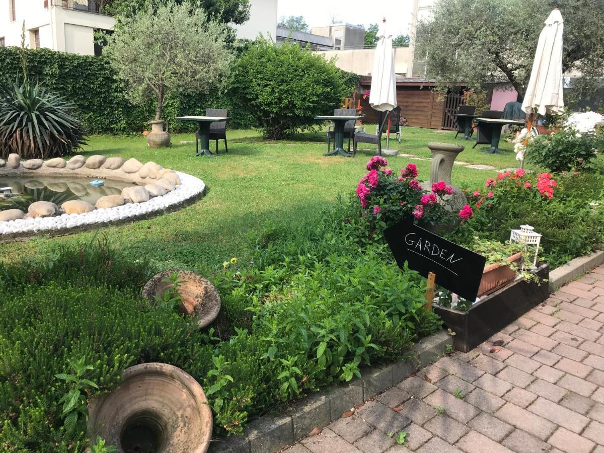 Bed&Breakfast D&D Cardano Al Campo Exterior foto